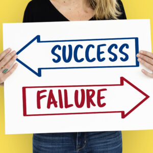 successと書かれた青い矢印が上に、failureと書かれた赤い矢印が下に。